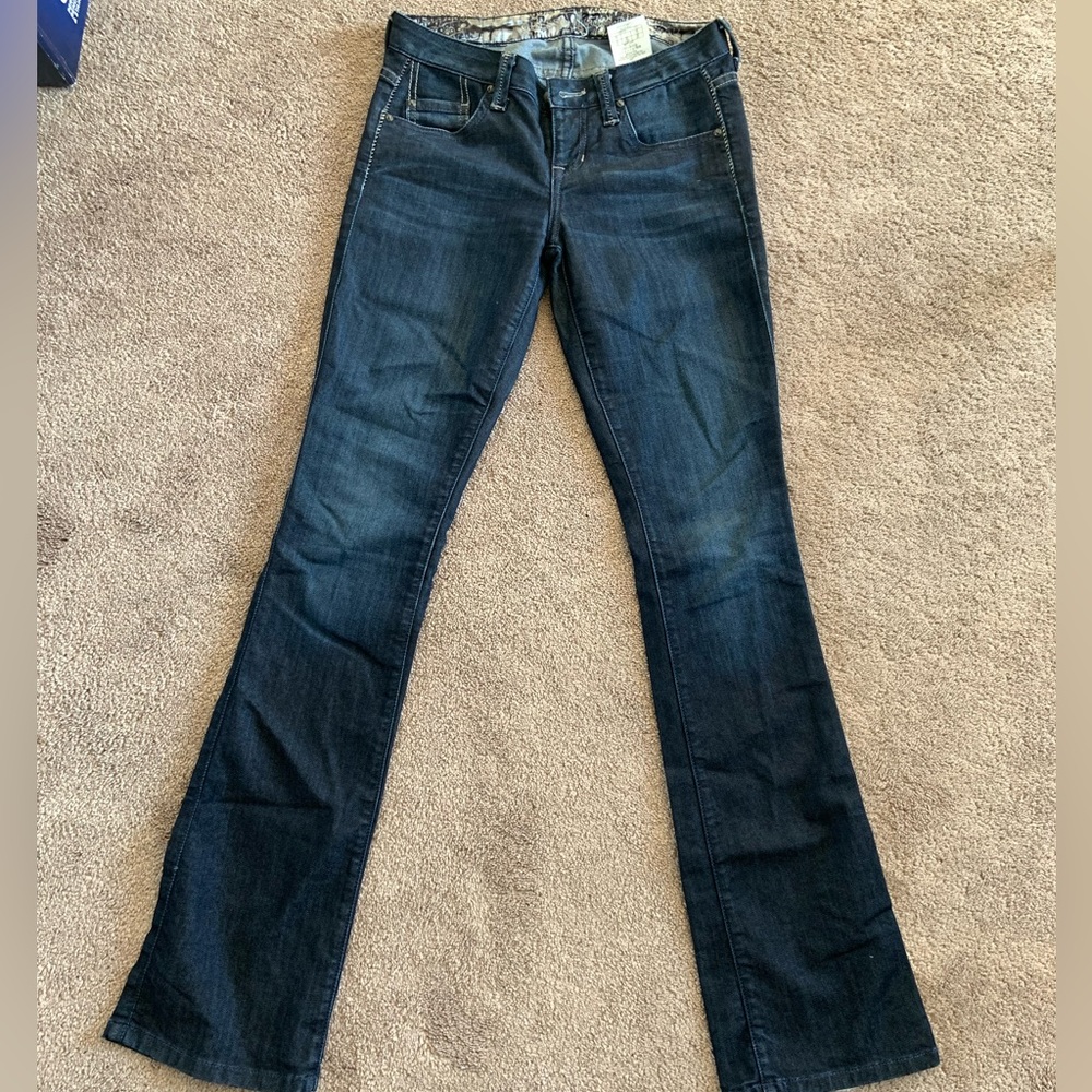 Guess size 26